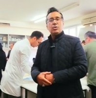 قاسمی طاهر، تولیدکننده سیب‌زمینی بذری گفت ما هم از بذور وارداتی استفاده می کنیم و هم از مینی تیوبرهای تولید داخلی