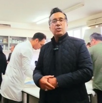 قاسمی طاهر، تولیدکننده سیب‌زمینی بذری گفت ما هم از بذور وارداتی استفاده می کنیم و هم از مینی تیوبرهای تولید داخلی