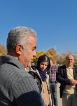 دیدار دانشجویان دانشگاه رازی با مدیر فنی نهالستان برادران عثمانی در ایستگاه تحقیقاتی–آموزشی گریزه