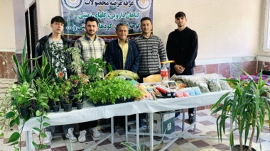 غرفه‌ای از دانش و تولید؛ دانش‌آموزان و مدرسان هنرستان رویش در نمایشگاه مشاغل خانگی سقز
