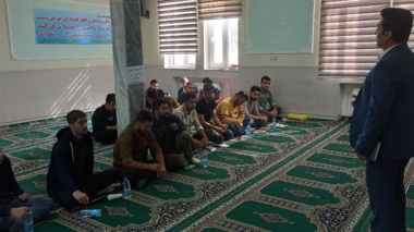 پرورش زنبورعسل؛ فرصتی برای مهارت‌آموزی و اشتغال‌آفرینی سربازان در بیجار